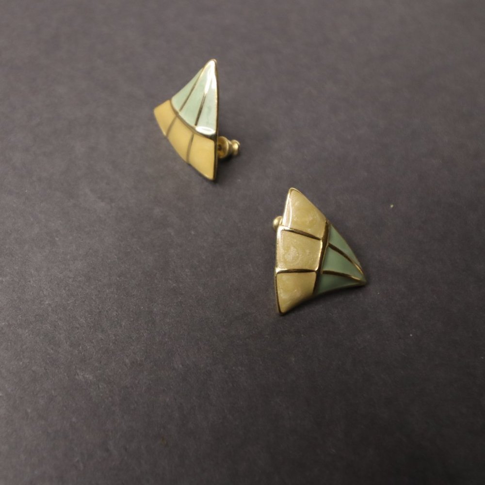 Women's Gold Tone Earrings Size OS